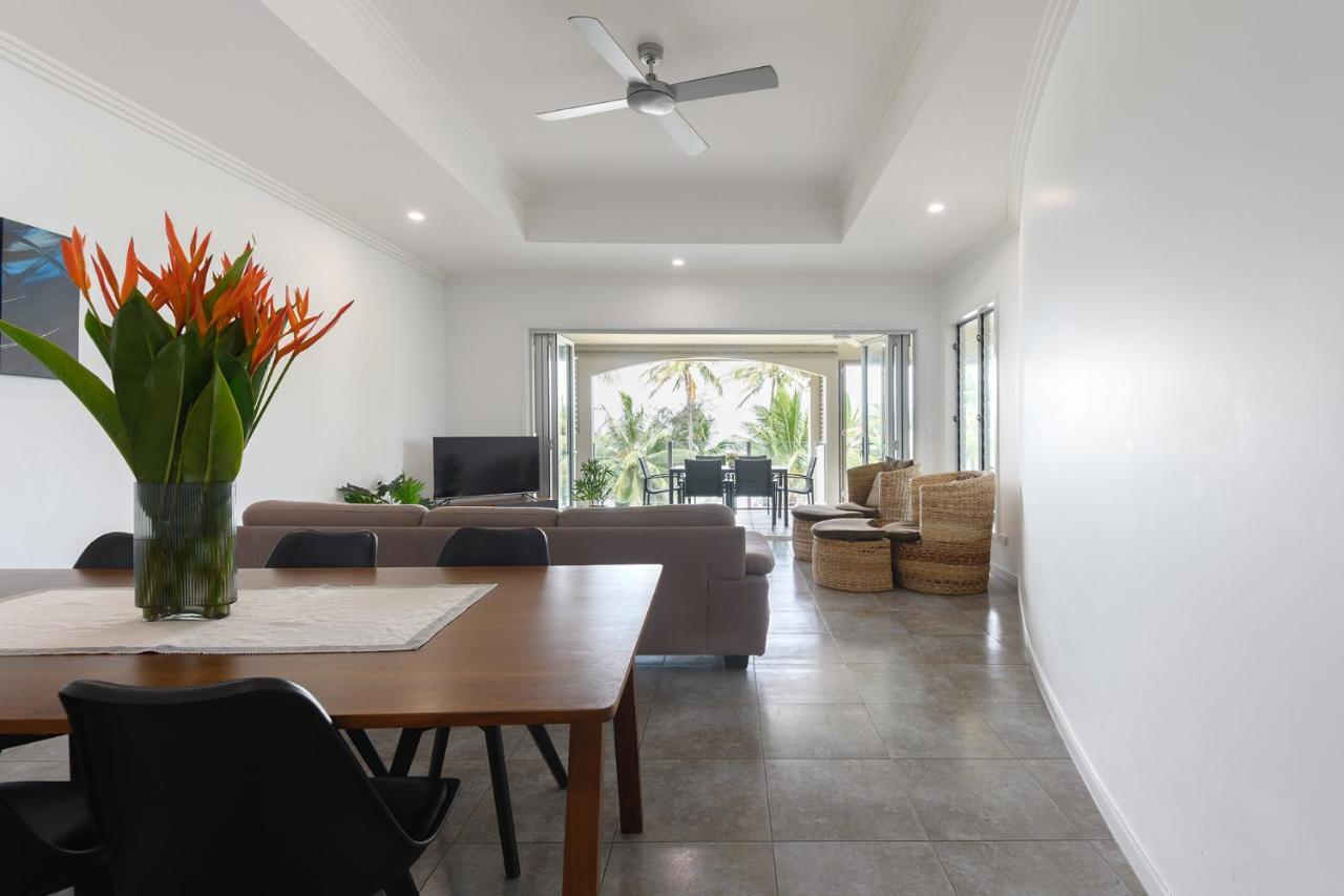 Island Views Beachfront Apartments Palm Cove Eksteriør billede