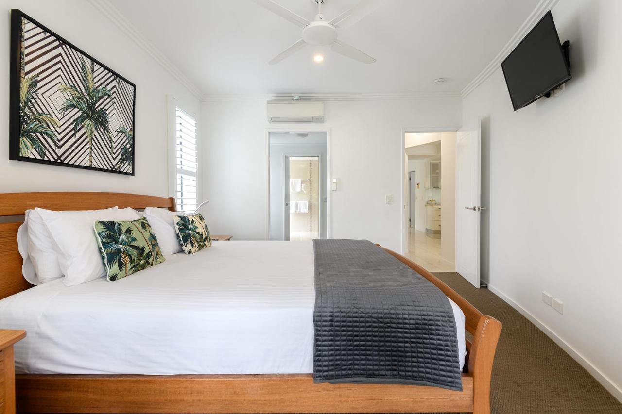 Island Views Beachfront Apartments Palm Cove Eksteriør billede