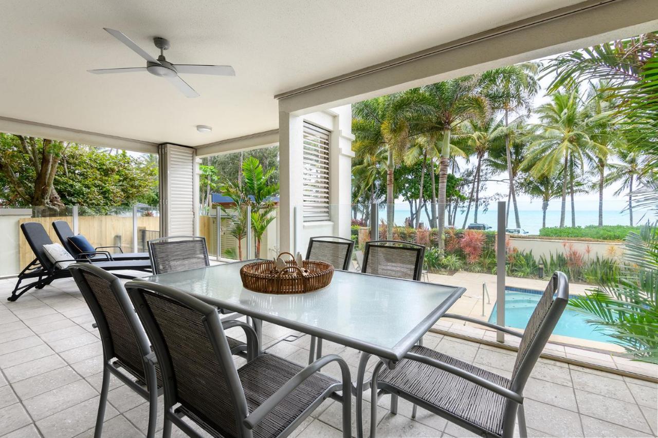 Island Views Beachfront Apartments Palm Cove Eksteriør billede