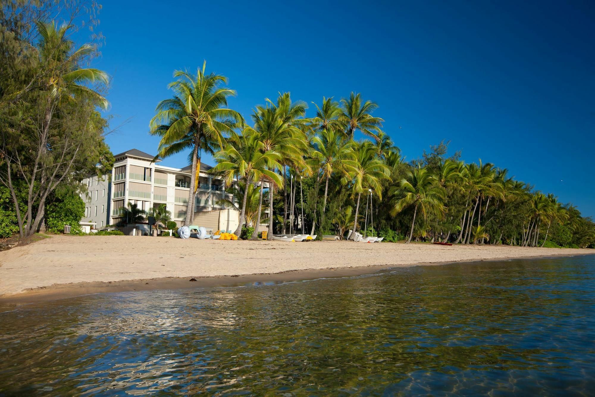 Island Views Beachfront Apartments Palm Cove Eksteriør billede
